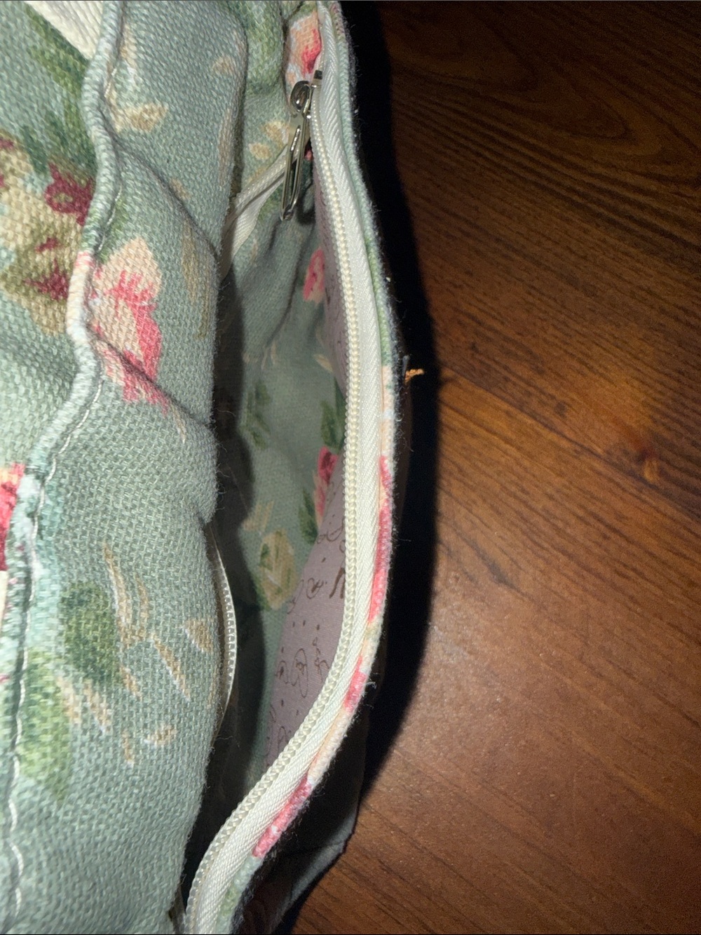 Floral Canvas lunch Bag in Sage Green - Picture 6 of 11